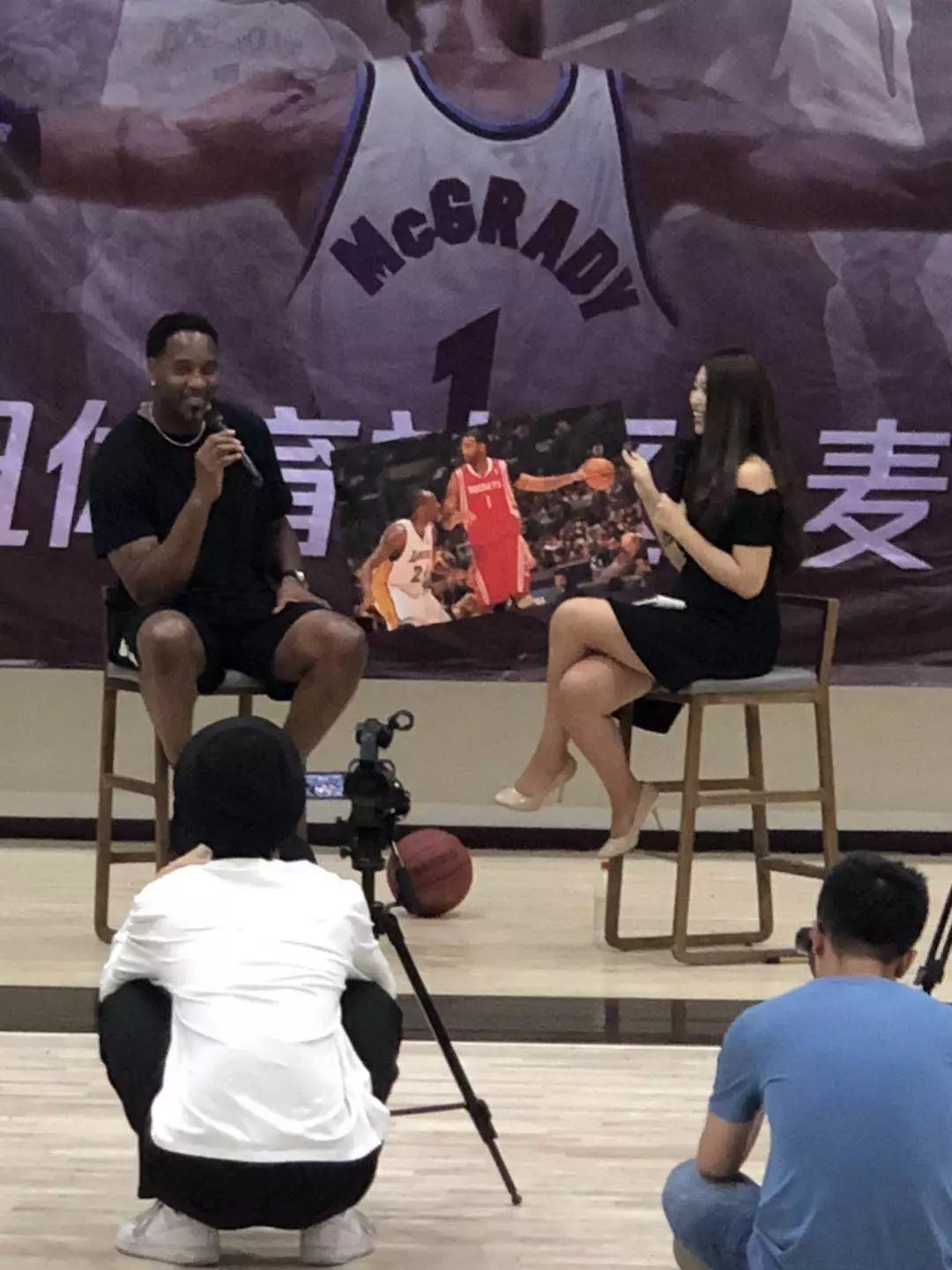 主裁谈拜仁点球：塔的手扩大了接触面积；凯恩的肘碰到了对方（主裁解释拜仁点球判罚：塔手臂扩大防守面积，凯恩肘部与对手有接触）