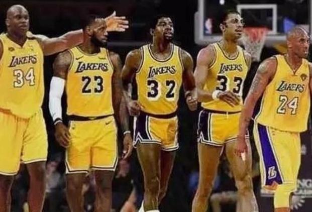 早报：推开门重逢再相拥？（早报：开门相逢，能再拥抱吗？）