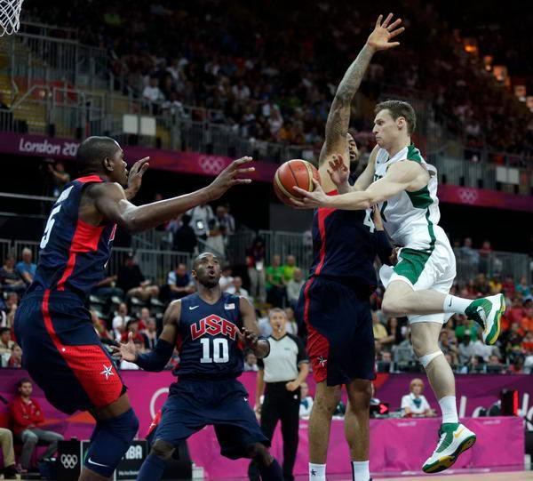 美加墨世界杯分组，梅罗存相逢可能，特朗普获国际足联和平奖（美加墨世界杯分组揭晓：梅罗或再度相逢，特朗普获国际足联和平奖）